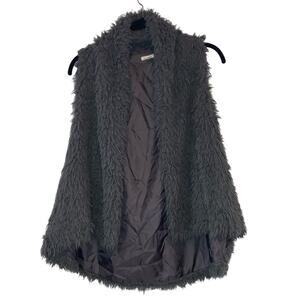 En Crême Gray Fuzzy Vest